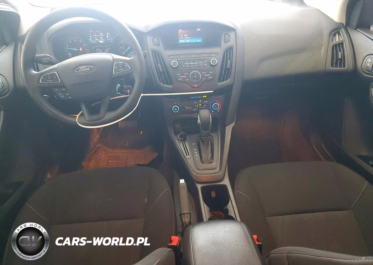 2018 Ford Focus Se VIN:1FADP3F25JL276879 - 8