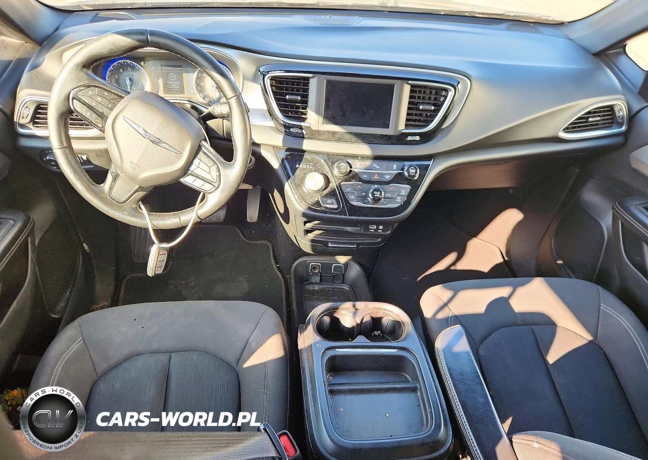2019 Chrysler Pacifica Touring Plus VIN:2C4RC1FG4KR708513 - 8