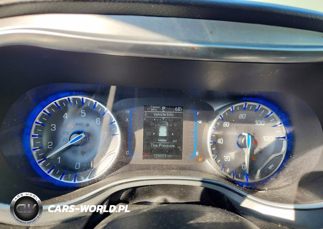 2019 Chrysler Pacifica Touring Plus VIN:2C4RC1FG4KR708513 - 9