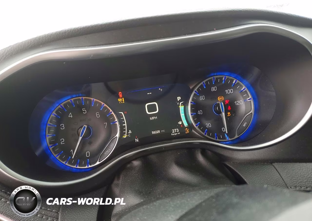 2020 Chrysler Pacifica Limited VIN:2C4RC1GG0LR240649 - 9