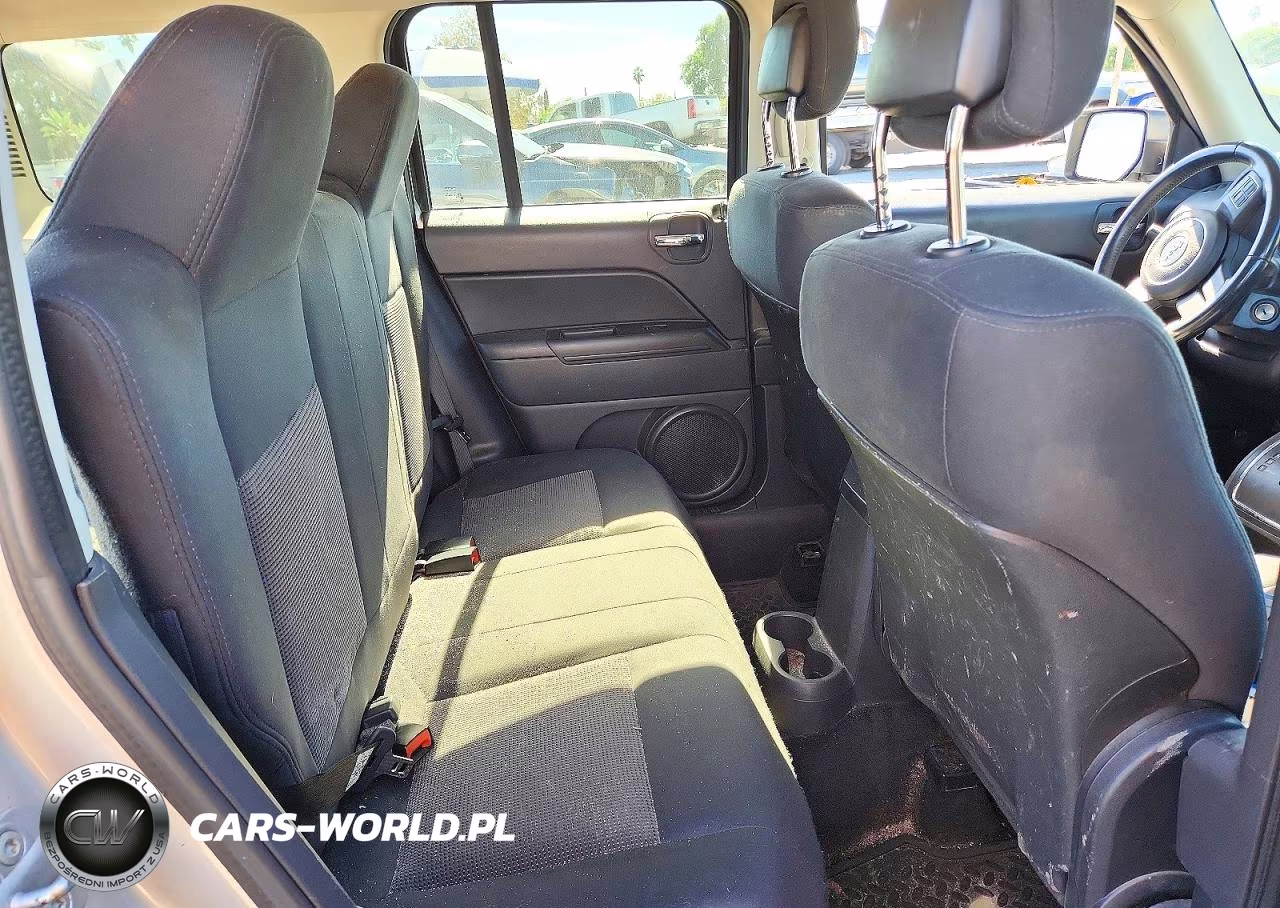 2012 Jeep Patriot Latitude VIN:1C4NJRFB4CD650530 - 10