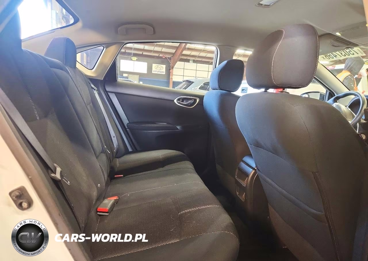 2015 Nissan Sentra S VIN:3N1AB7APXFY365452 - 10