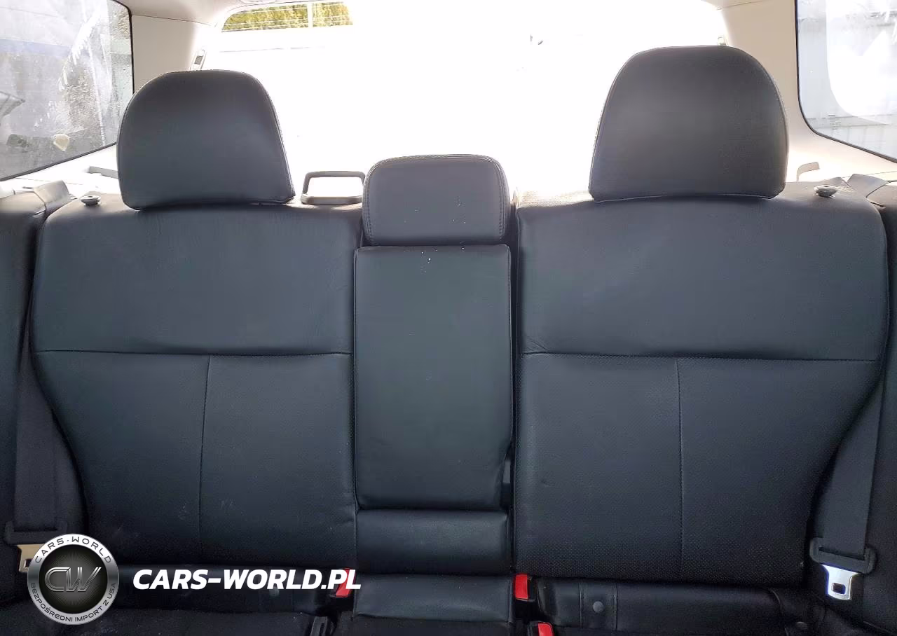 2011 Subaru Forester Touring VIN:JF2SHAGC0BH747563 - 10