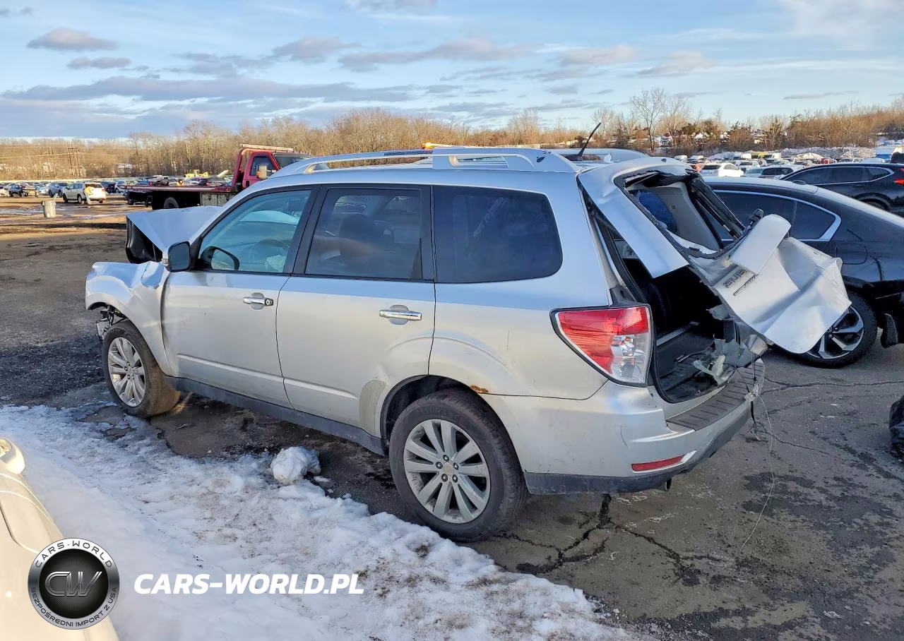 2011 Subaru Forester Touring VIN:JF2SHAGC0BH747563 - 2