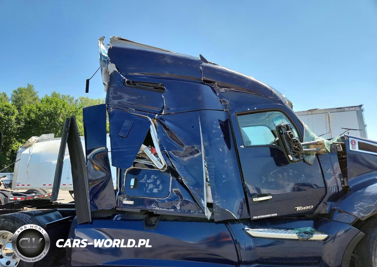2019 Kenworth T680 Semi Truck VIN:1XKYD48X6KJ297549 - 9