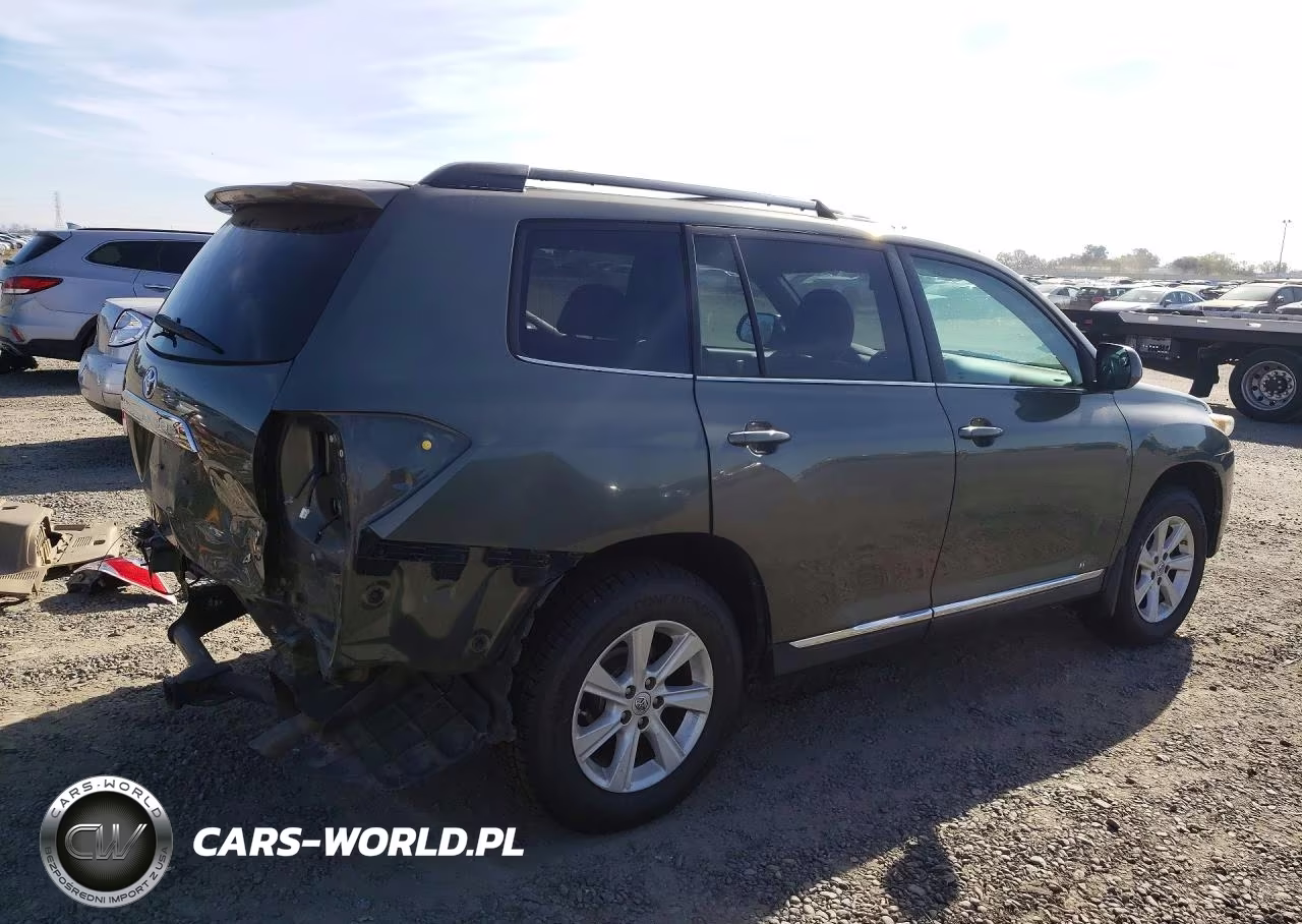 2013 Toyota Highlander Plus VIN:5TDBK3EH8DS184996 - 3