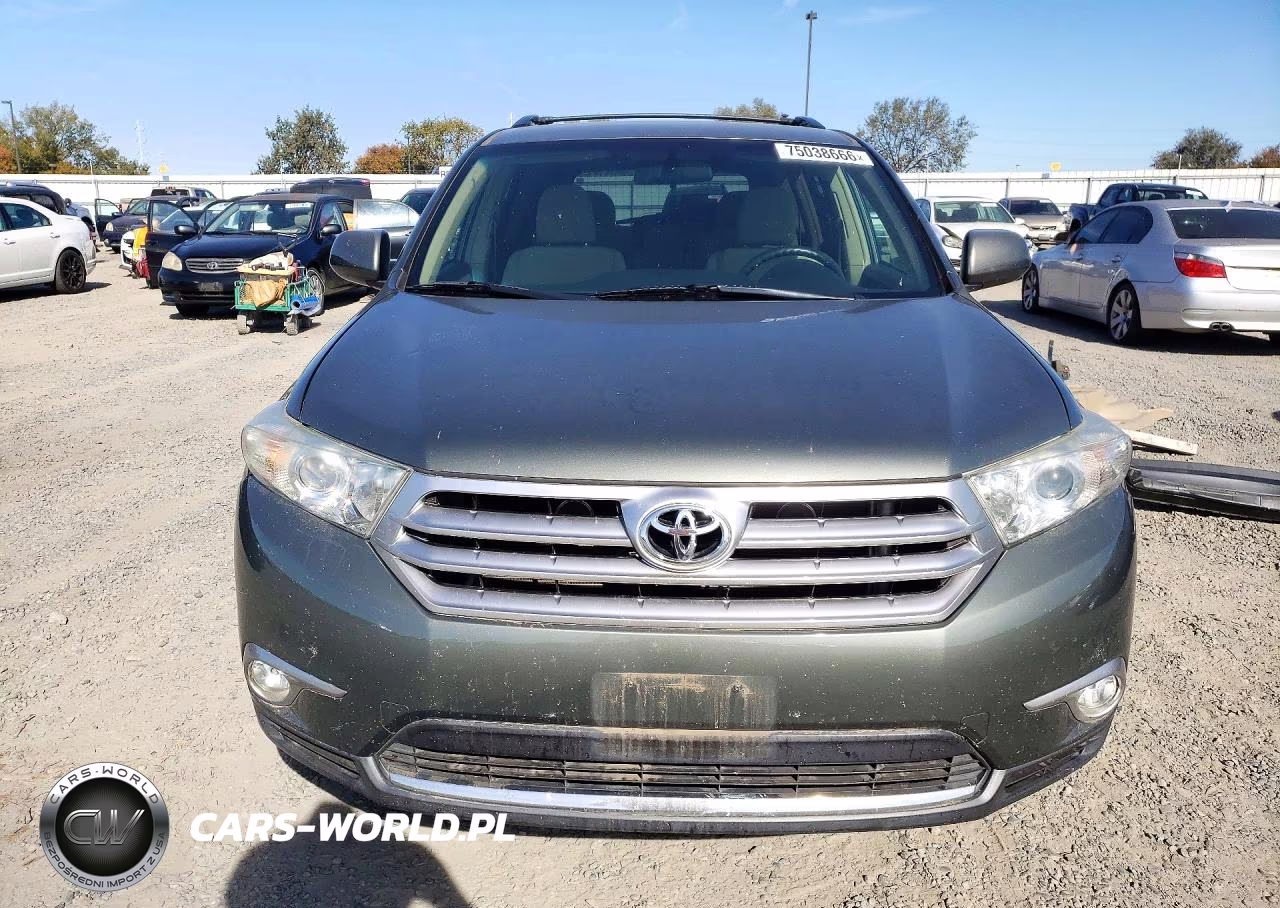 2013 Toyota Highlander Plus VIN:5TDBK3EH8DS184996 - 5