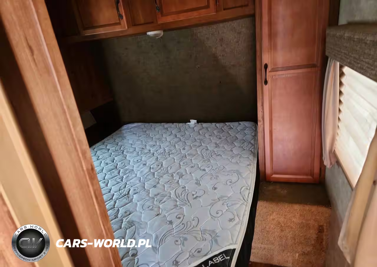 2016 Gulf Stream Camper VIN:1NL1GTR2XG1121185 - 5