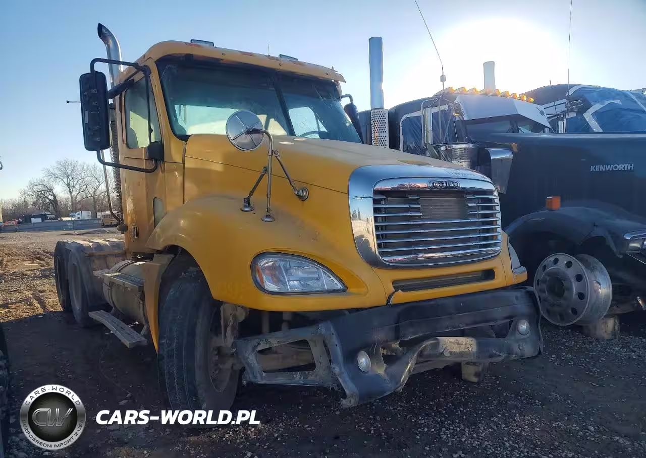2004 Freightliner Convention Semi Truck