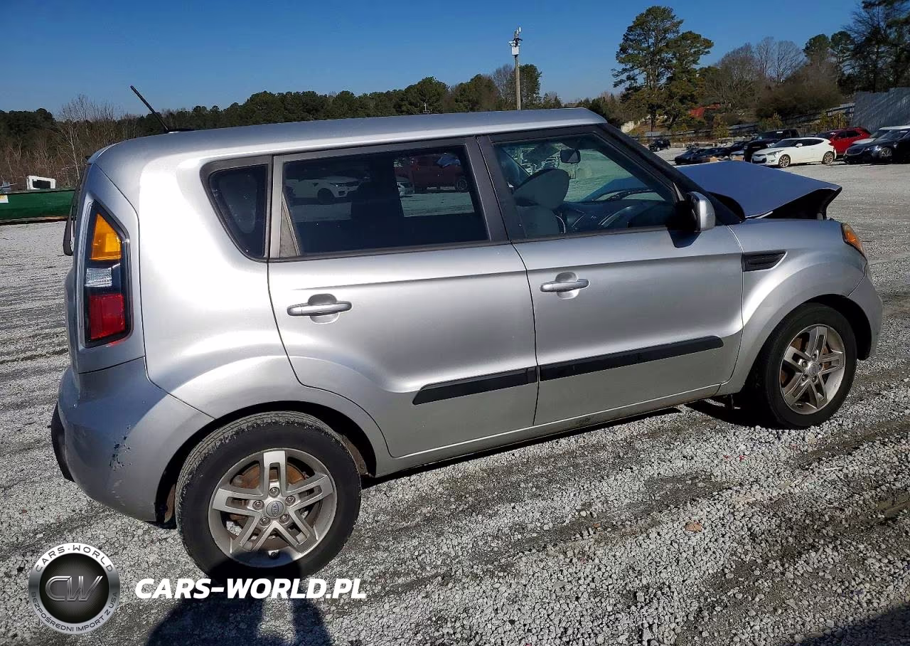 2011 Kia Soul + VIN:KNDJT2A23B7309155 - 3