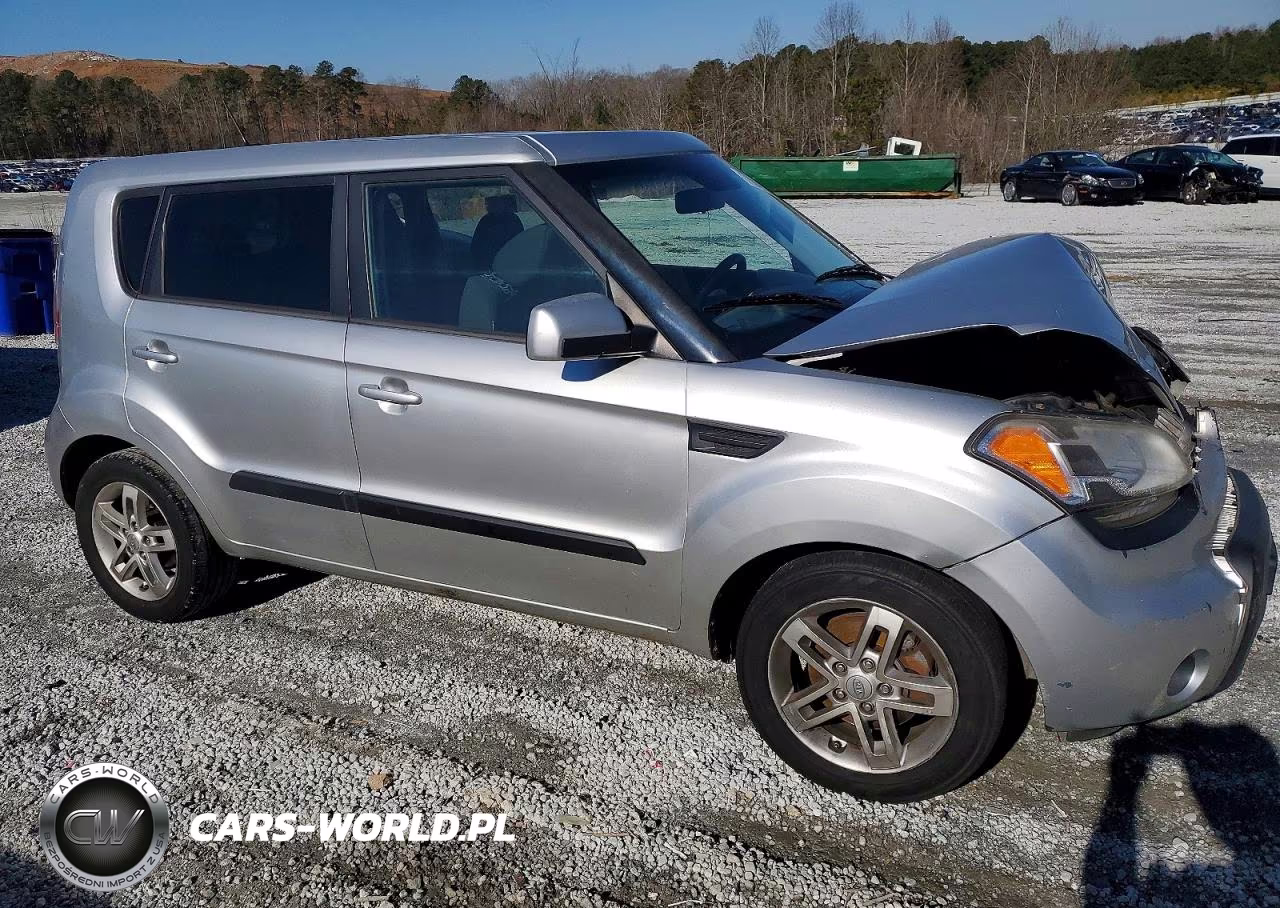 2011 Kia Soul + VIN:KNDJT2A23B7309155 - 4