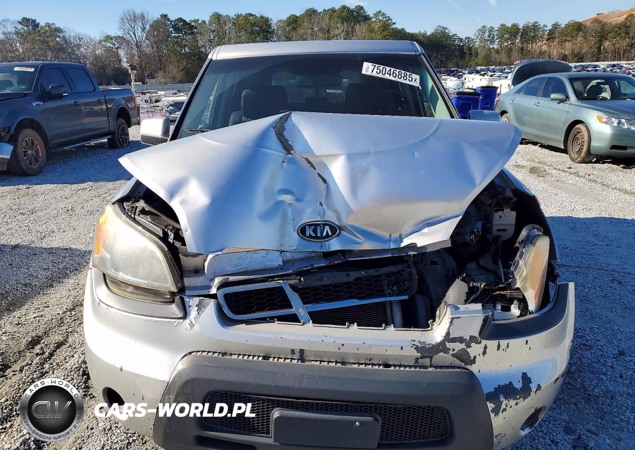 2011 Kia Soul + VIN:KNDJT2A23B7309155 - 5
