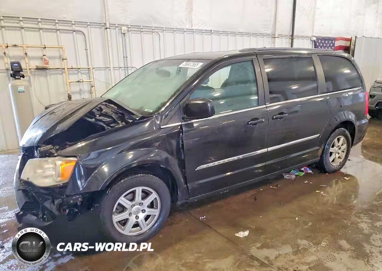 2013 Chrysler Town & Country Touring