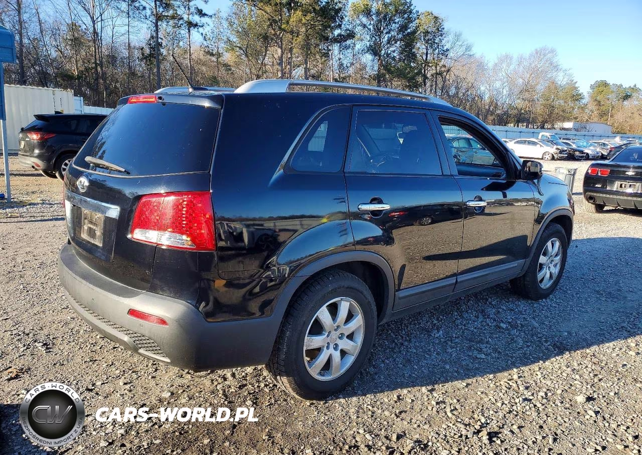 2012 Kia Sorento VIN:5XYKT4A61CG232714 - 3