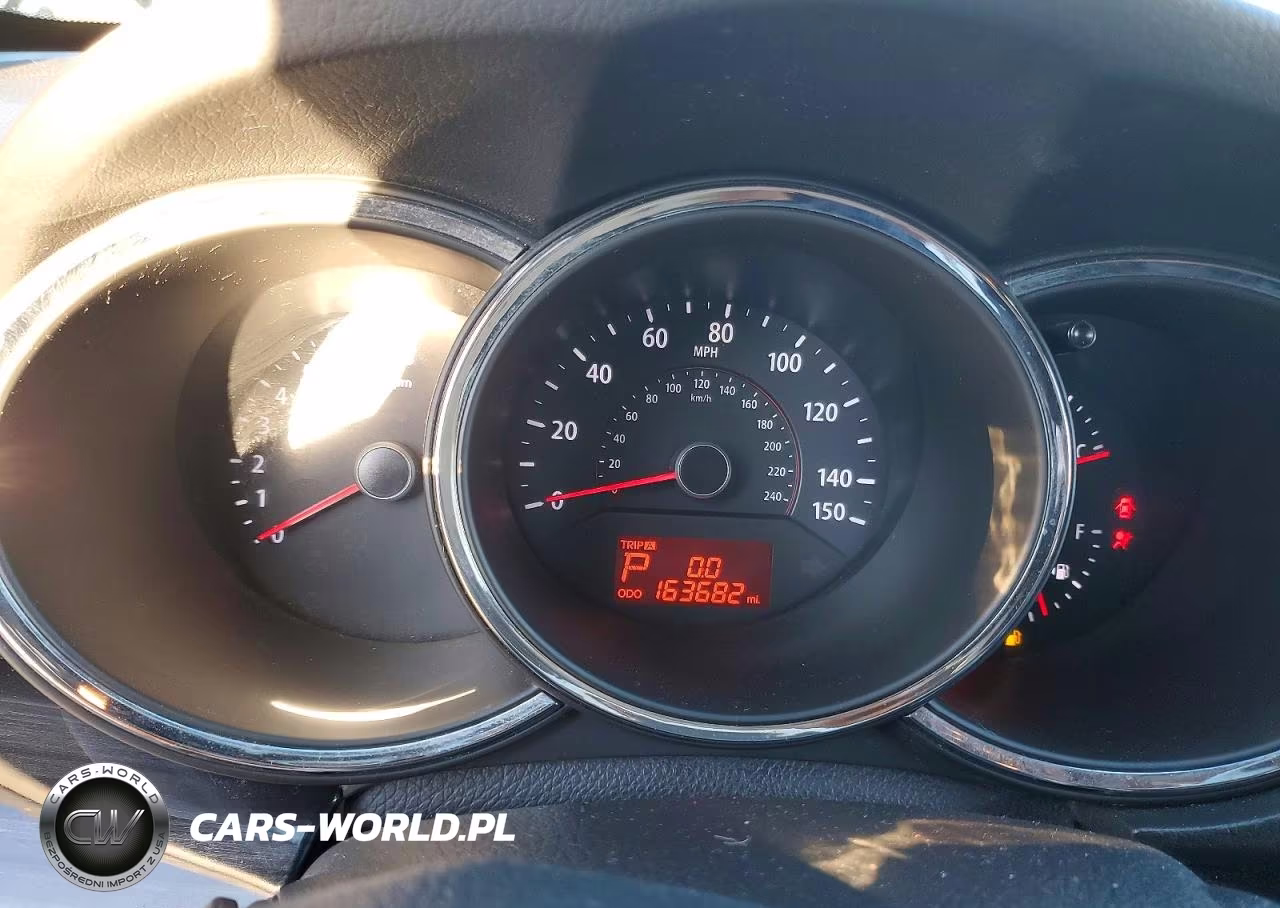 2012 Kia Sorento VIN:5XYKT4A61CG232714 - 9