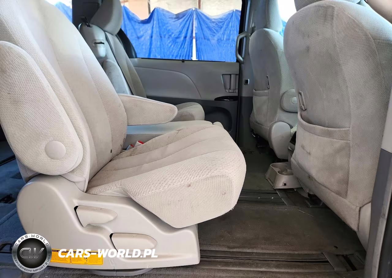 2013 Toyota Sienna Le VIN:5TDKK3DC8DS330304 - 11
