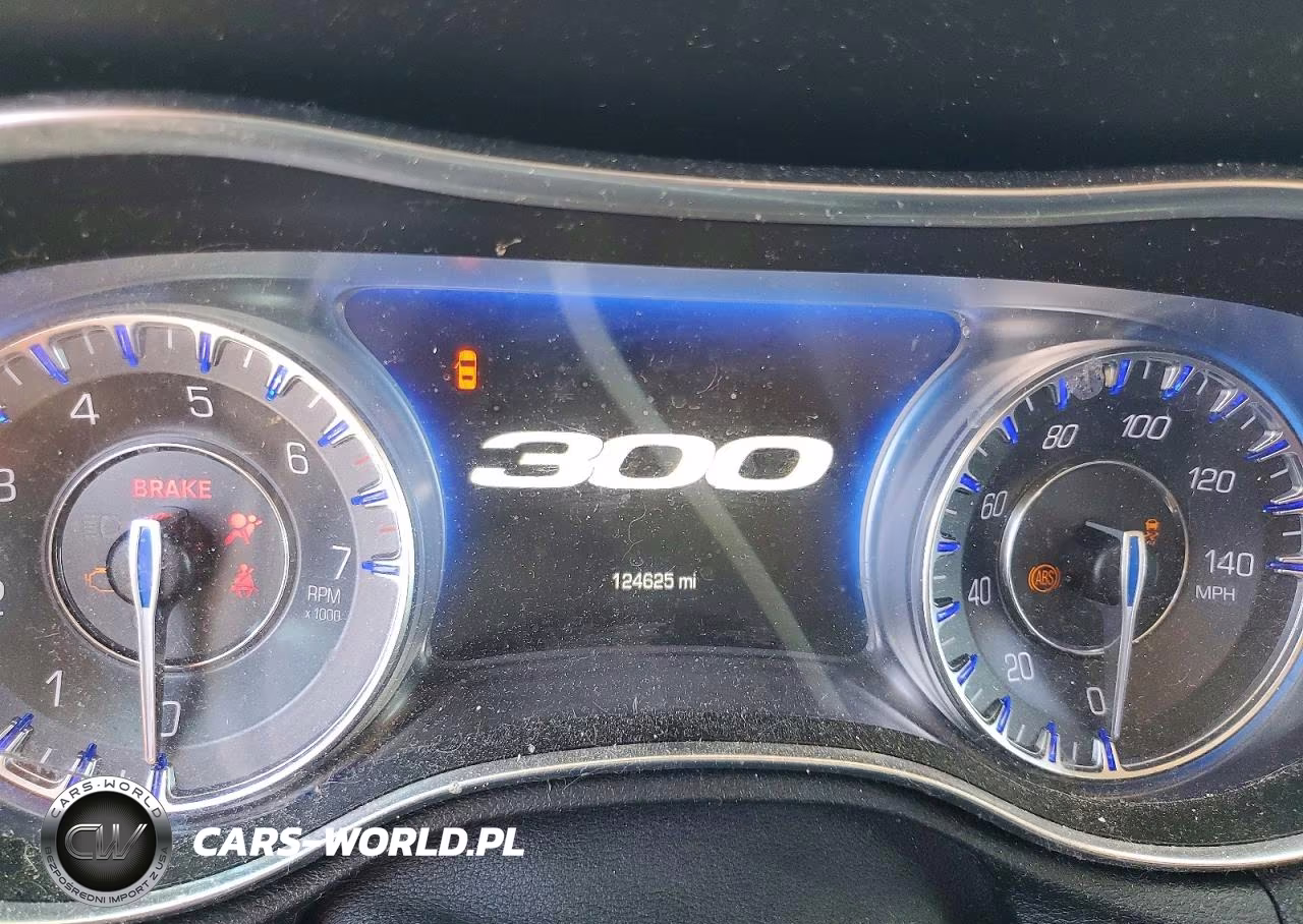 2017 Chrysler 300C VIN:2C3CCAKG5HH566770 - 9