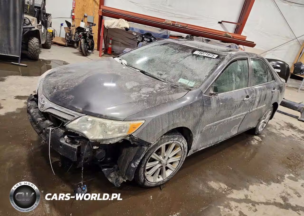 2013 Toyota Camry Hybrid