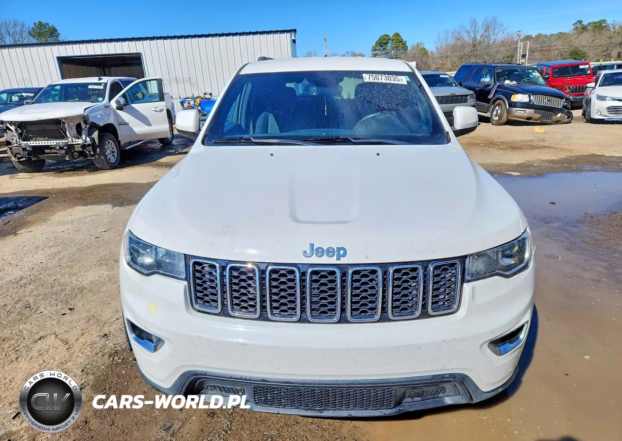 2018 Jeep Grand Cherokee Laredo VIN:1C4RJFAG2JC375570 - 5