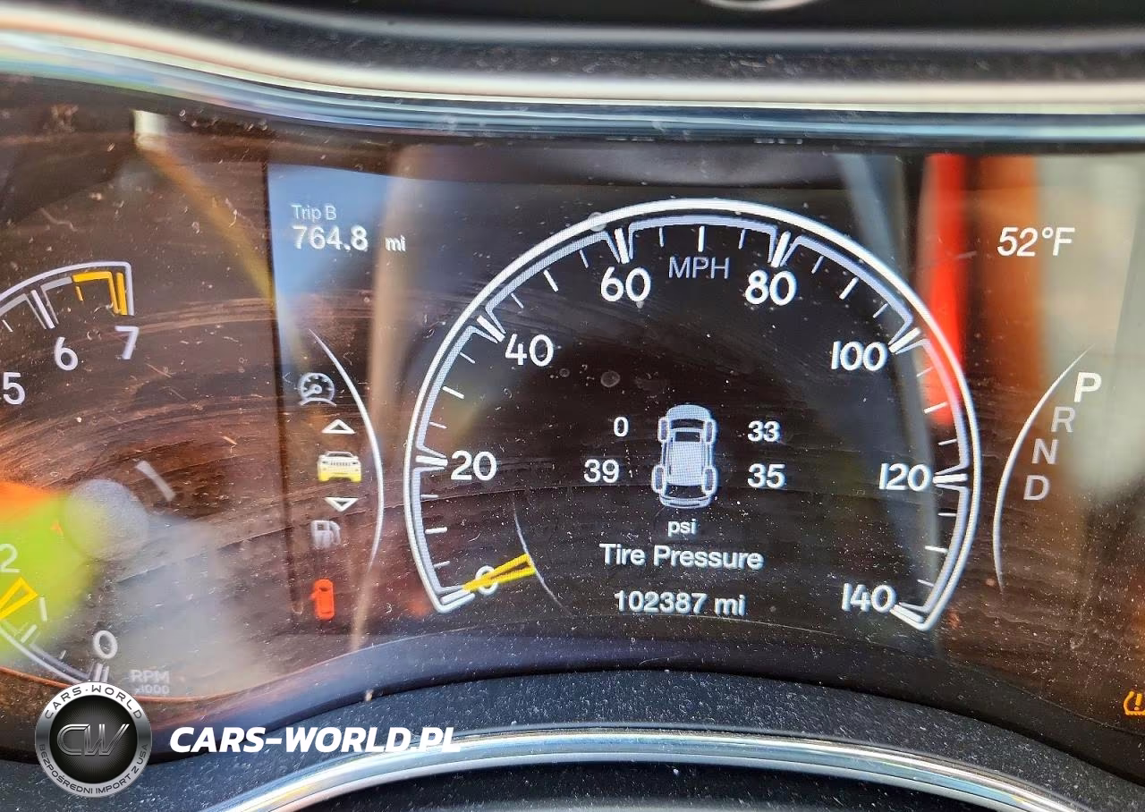 2018 Jeep Grand Cherokee Laredo VIN:1C4RJFAG2JC375570 - 9
