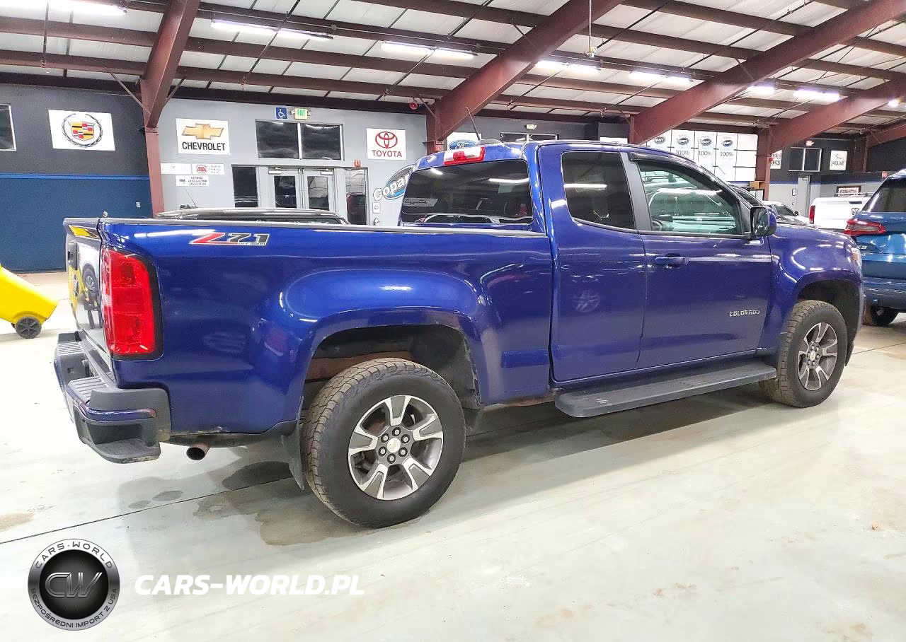2015 Chevrolet Colorado Z71 VIN:1GCHTCE31F1236772 - 3
