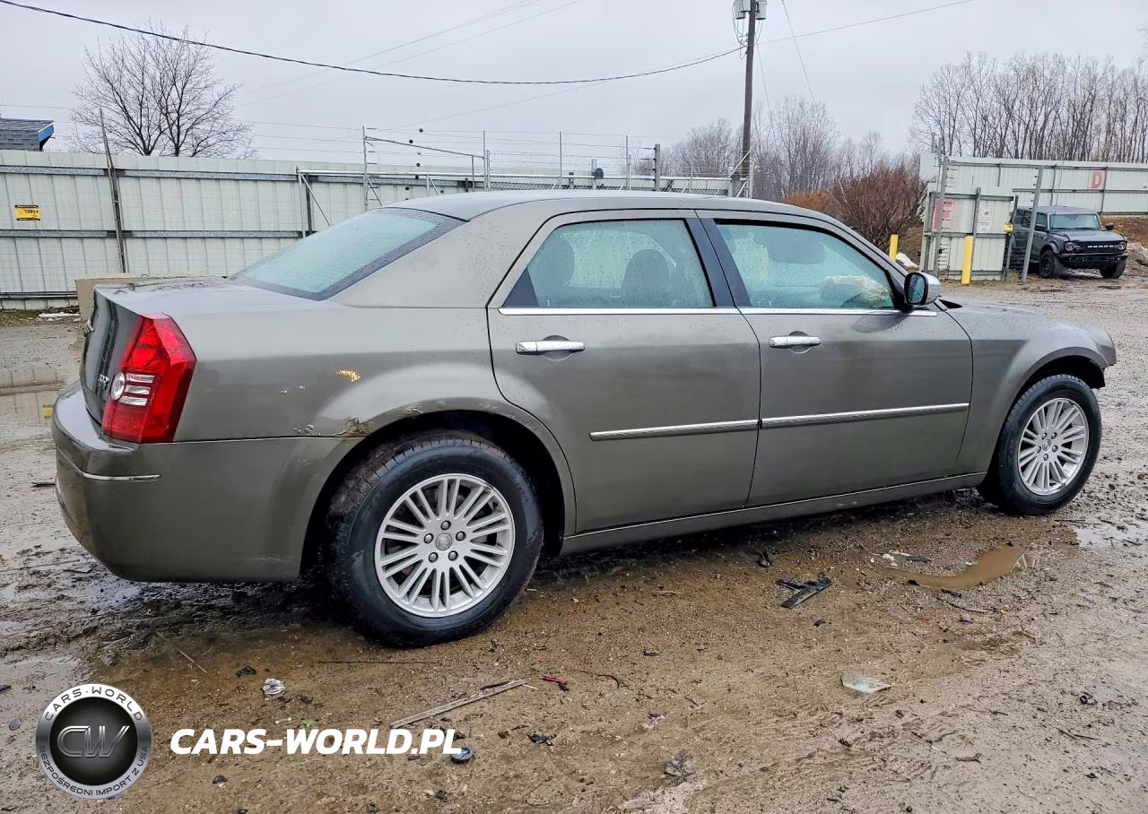 2010 Chrysler 300 Touring VIN:2C3CA5CV9AH182944 - 3