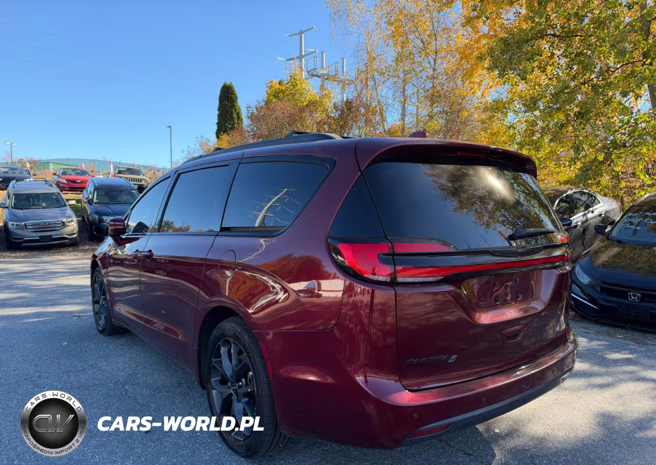 2021 Chrysler Pacifica Touring VIN:2C4RC1FG4MR503292 - 3
