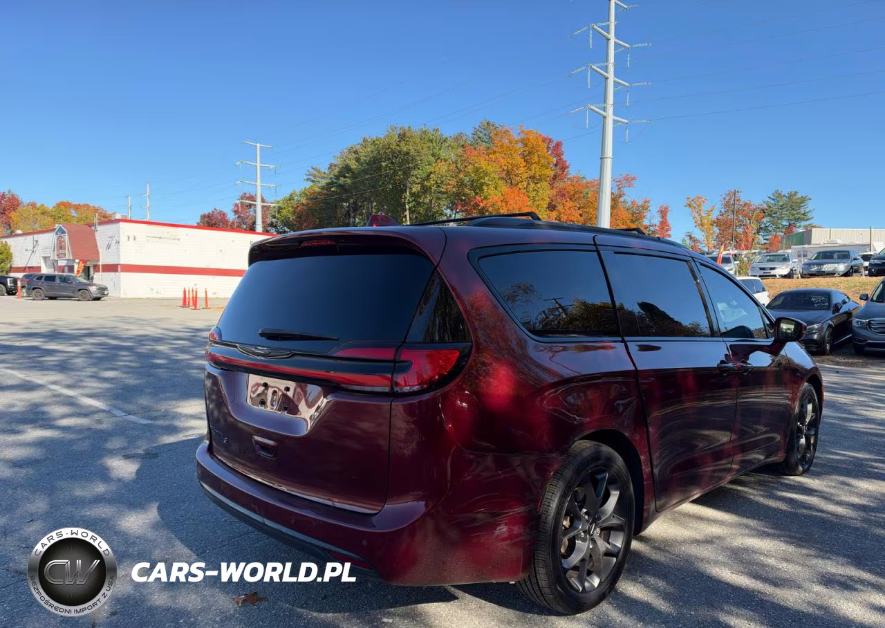 2021 Chrysler Pacifica Touring VIN:2C4RC1FG4MR503292 - 4