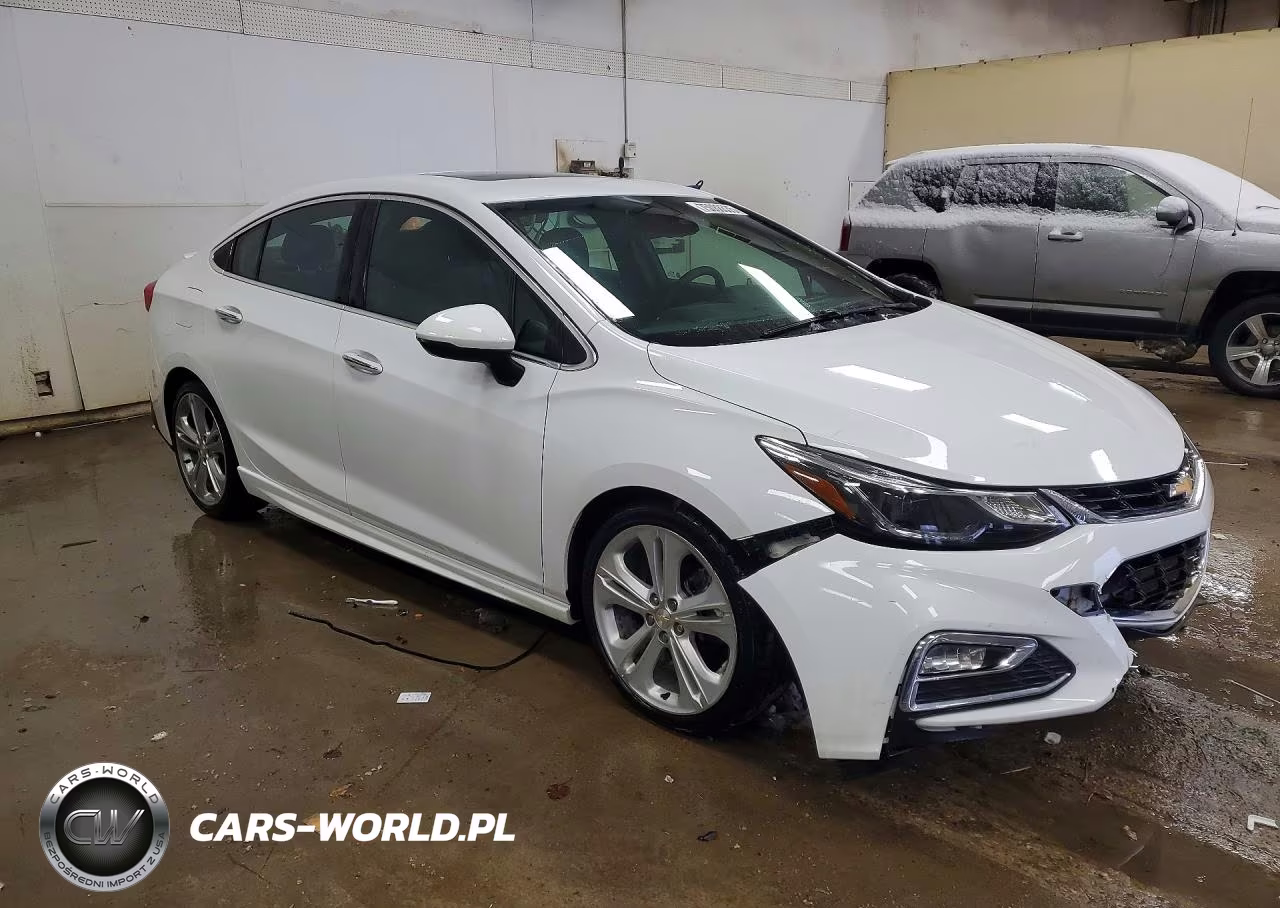 2017 Chevrolet Cruze Premier VIN:1G1BF5SM1H7118588 - 4