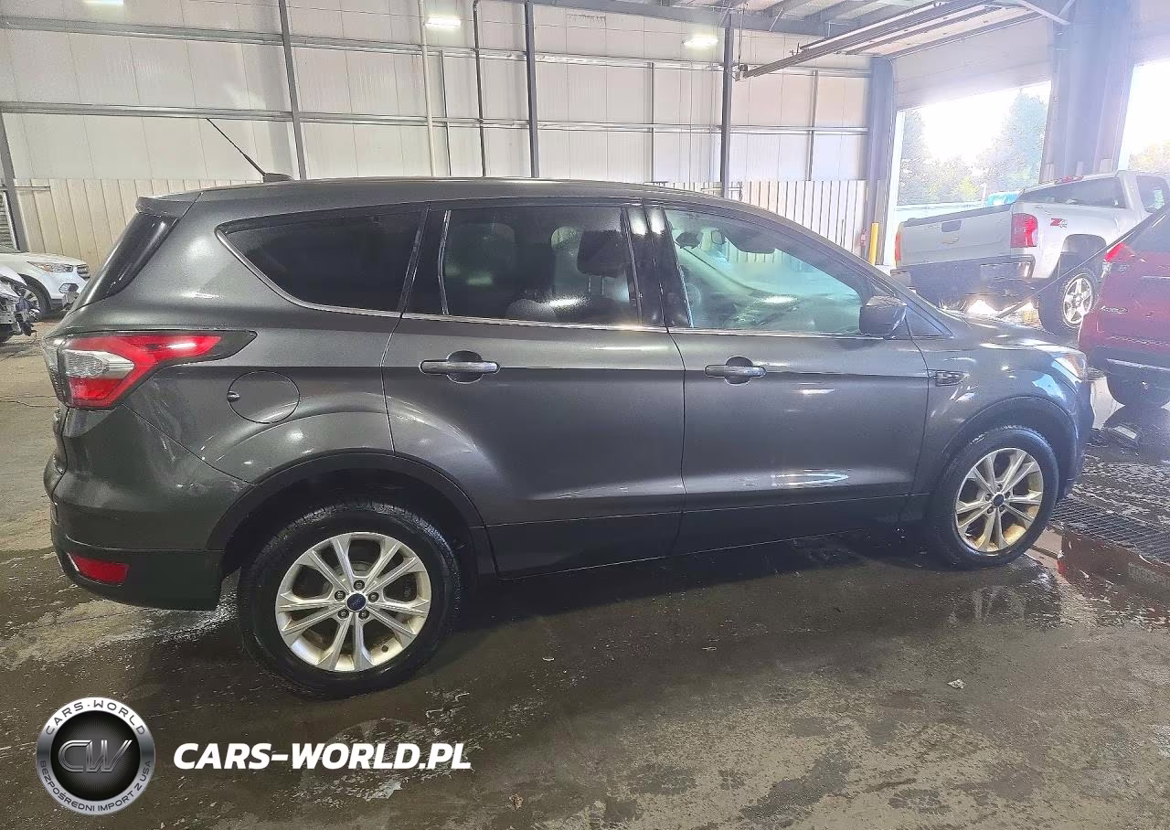 2017 Ford Escape Se VIN:1FMCU0GD8HUA40918 - 3
