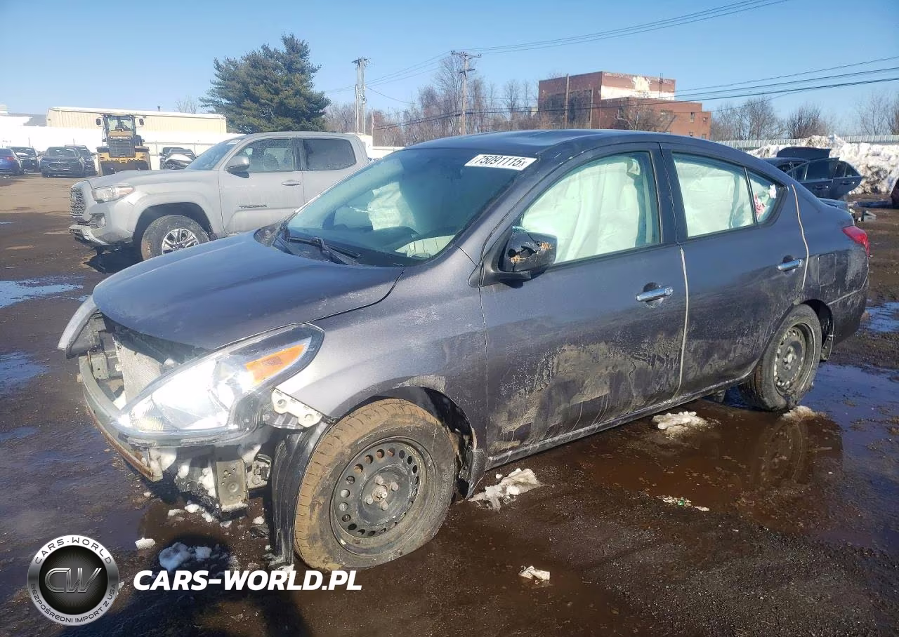 2017 Nissan Versa S – zdjęcie 1 z 13