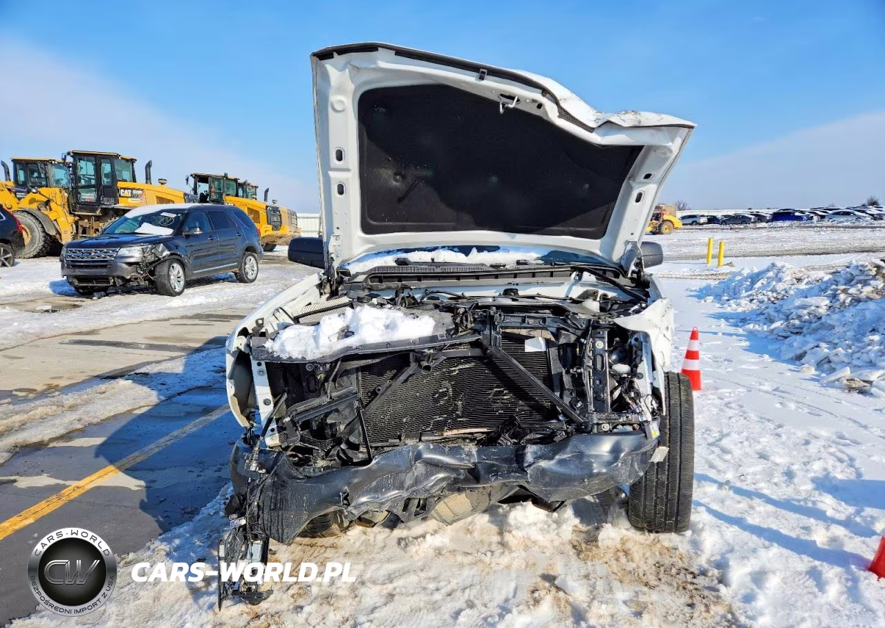 2018 Chevrolet Silverado C1500 VIN:1GCRCNEC9JZ376093 - 5