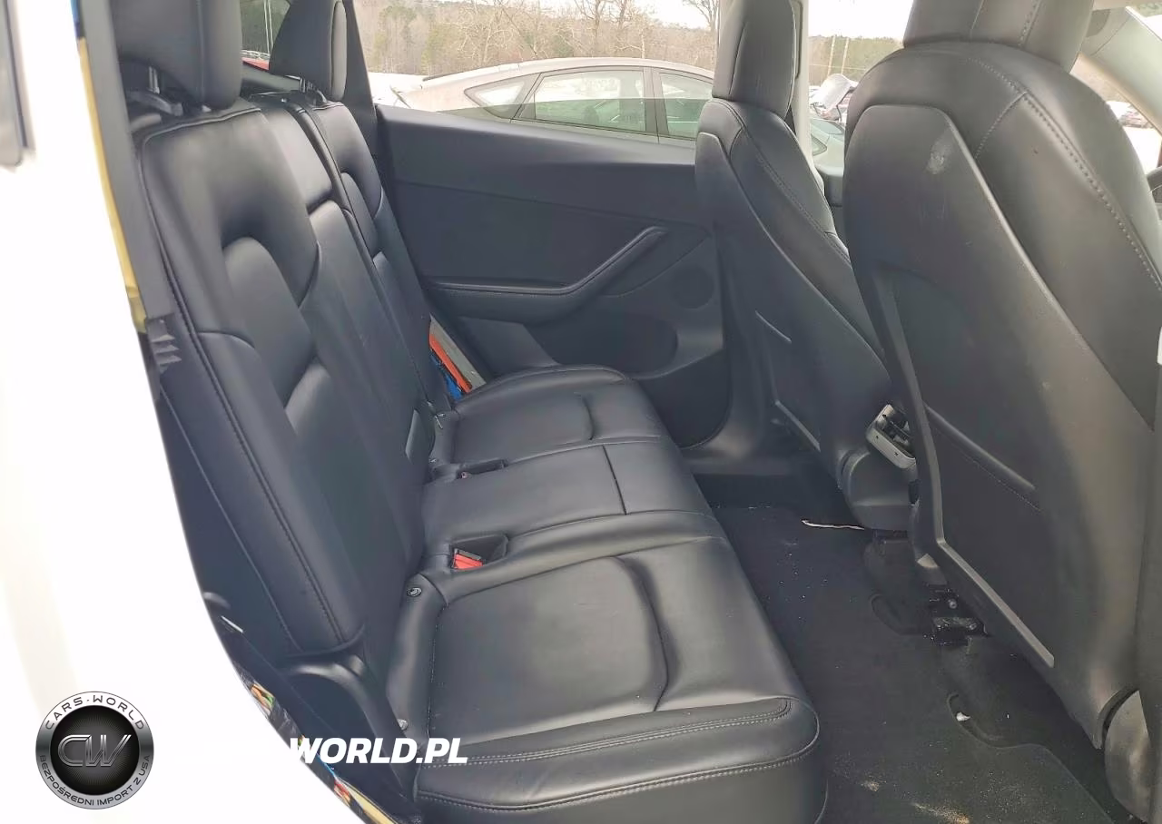 2021 Tesla Model Y VIN:5YJYGDED0MF103718 - 10