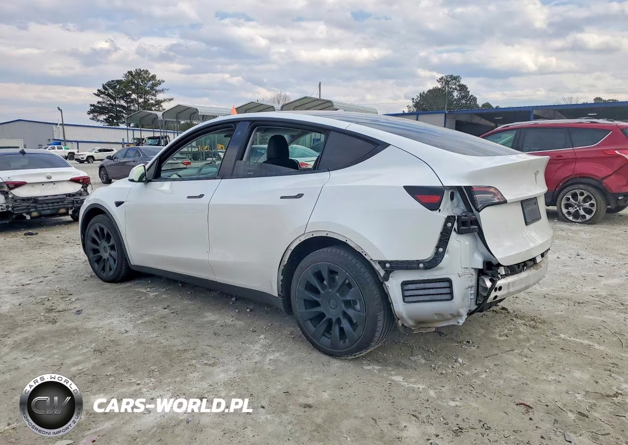 2021 Tesla Model Y VIN:5YJYGDED0MF103718 - 2