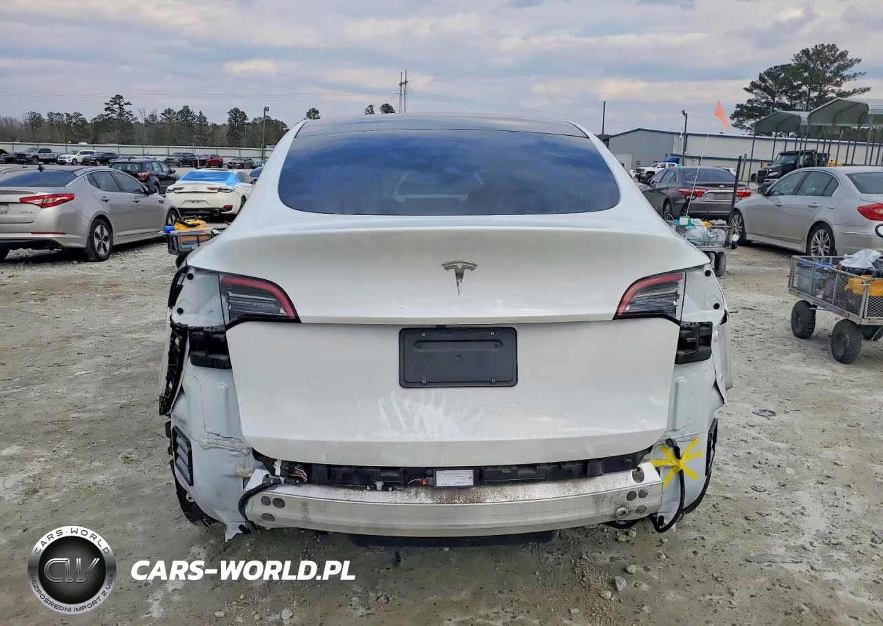 2021 Tesla Model Y VIN:5YJYGDED0MF103718 - 6