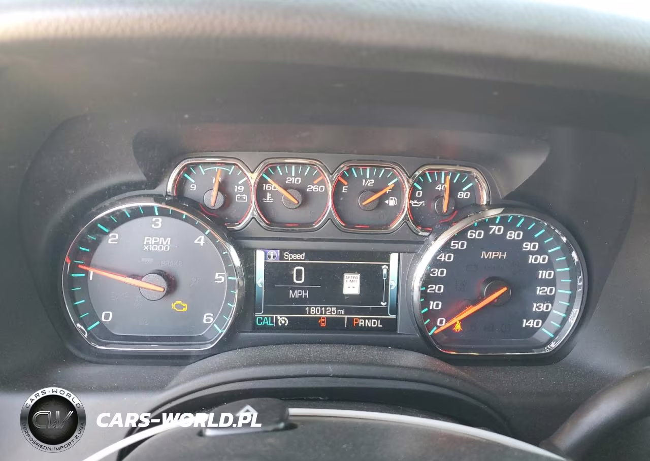 2018 Chevrolet Suburban K1500 Lt VIN:1GNSKHKC2JR101280 - 9