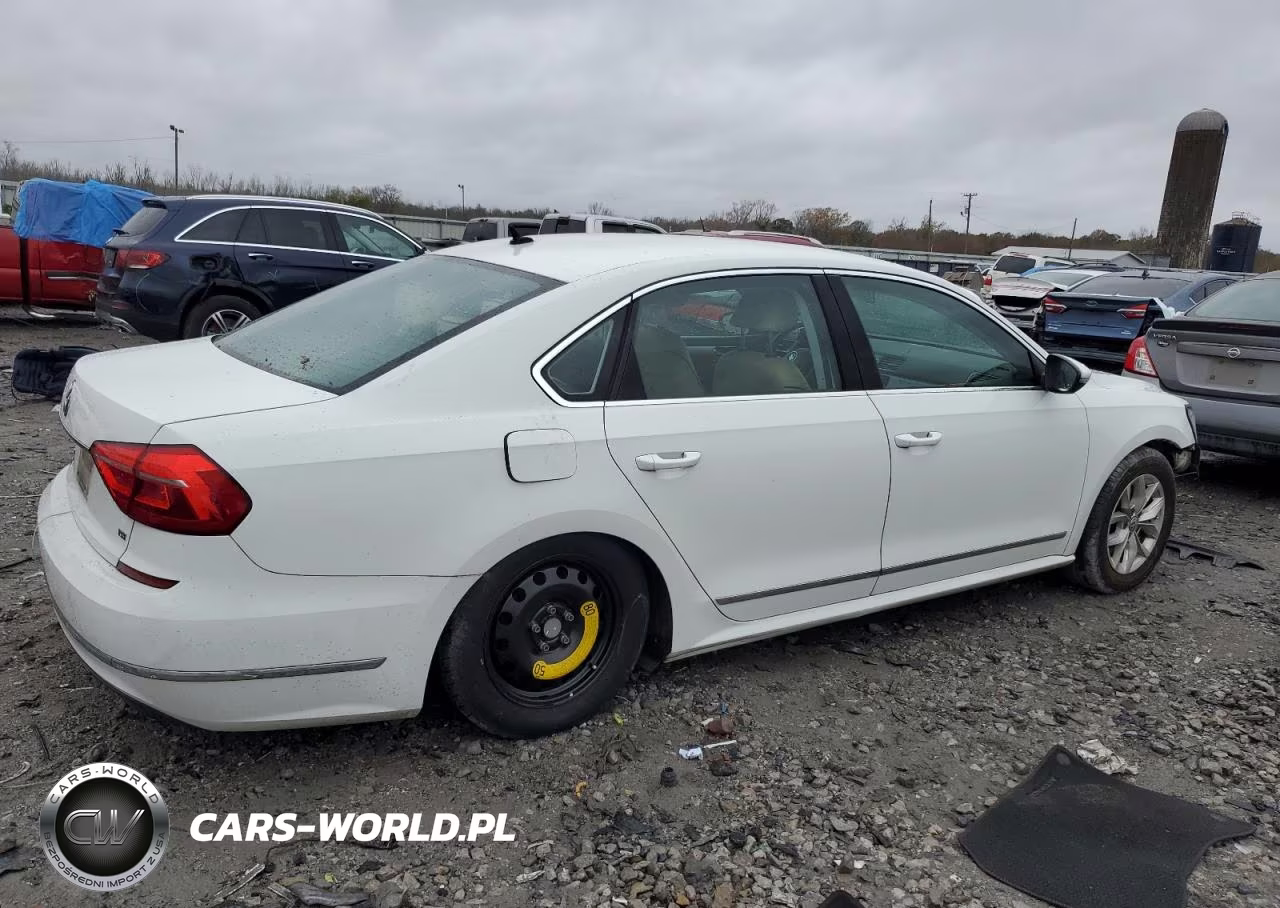 2016 Volkswagen Passat S VIN:1VWAT7A3XGC026494 - 3