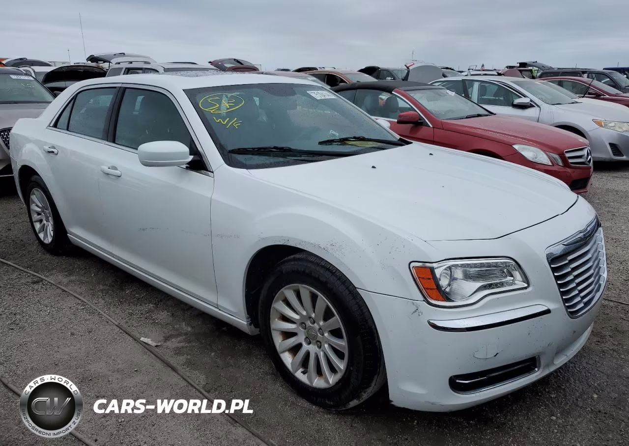 2014 Chrysler 300 VIN:2C3CCAAG8EH252690 - 4