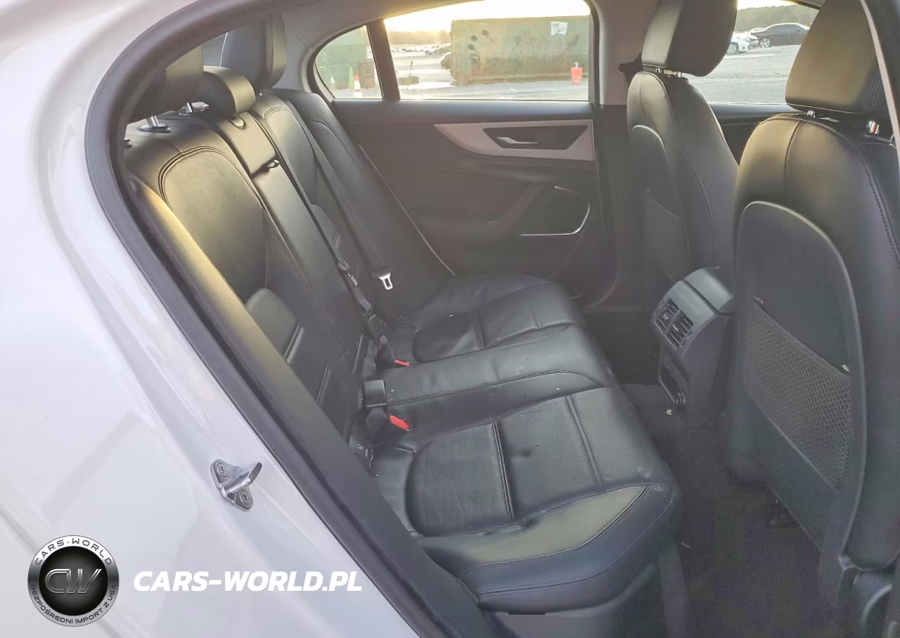 2020 Jaguar Xe S VIN:SAJAE4FX8LCP58075 - 10