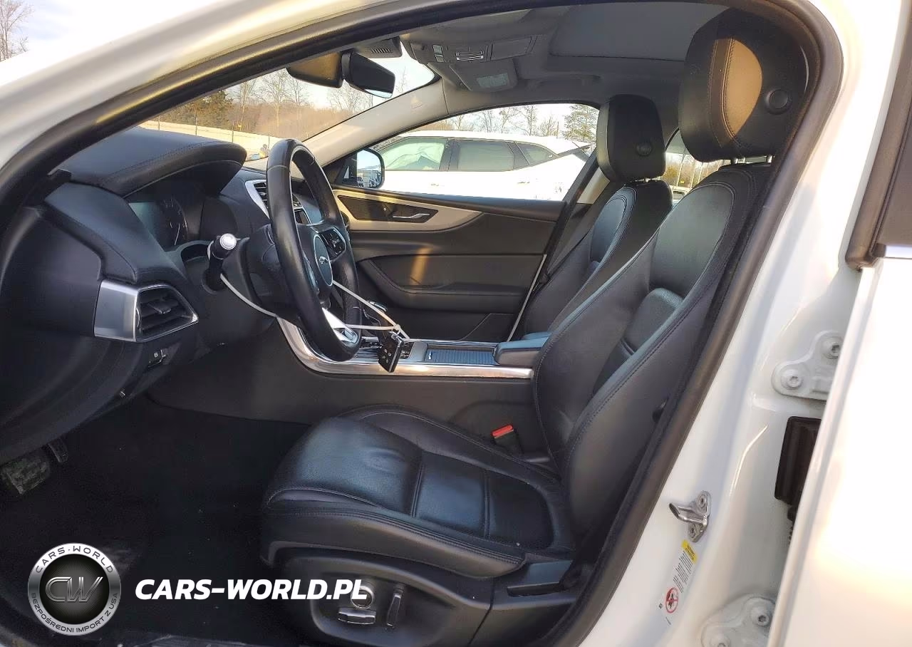 2020 Jaguar Xe S VIN:SAJAE4FX8LCP58075 - 7