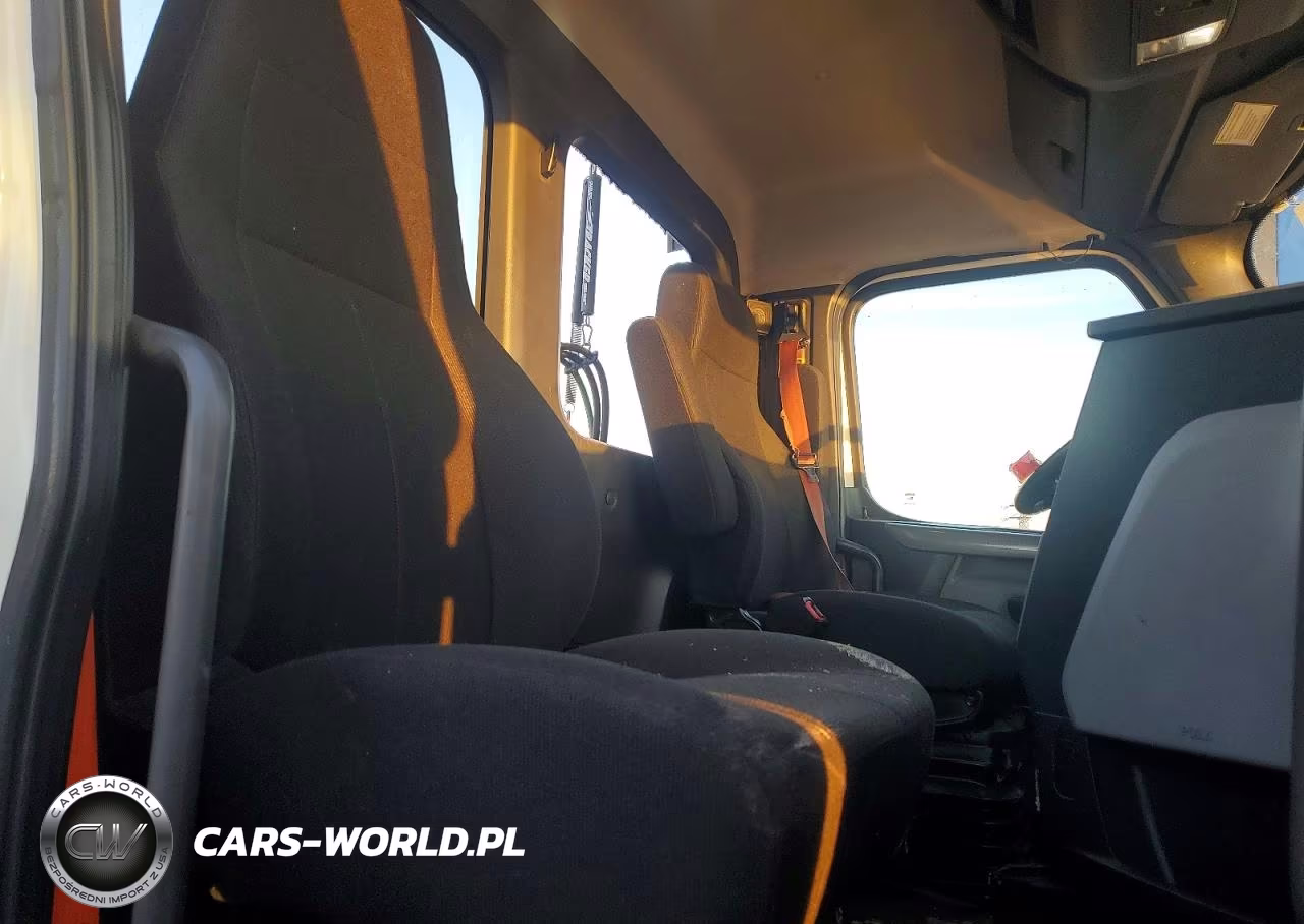 2020 Freightliner Cascadia 126" Day Cab Semi Truck VIN:3AKJHLDV7LSLG9499 - 6
