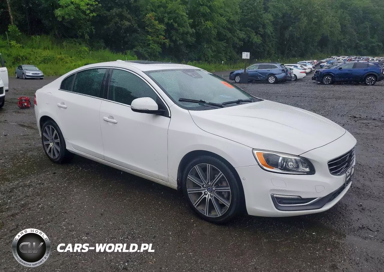 2017 Volvo S60 Platinum VIN:LYV402TM8HB126844 - 4