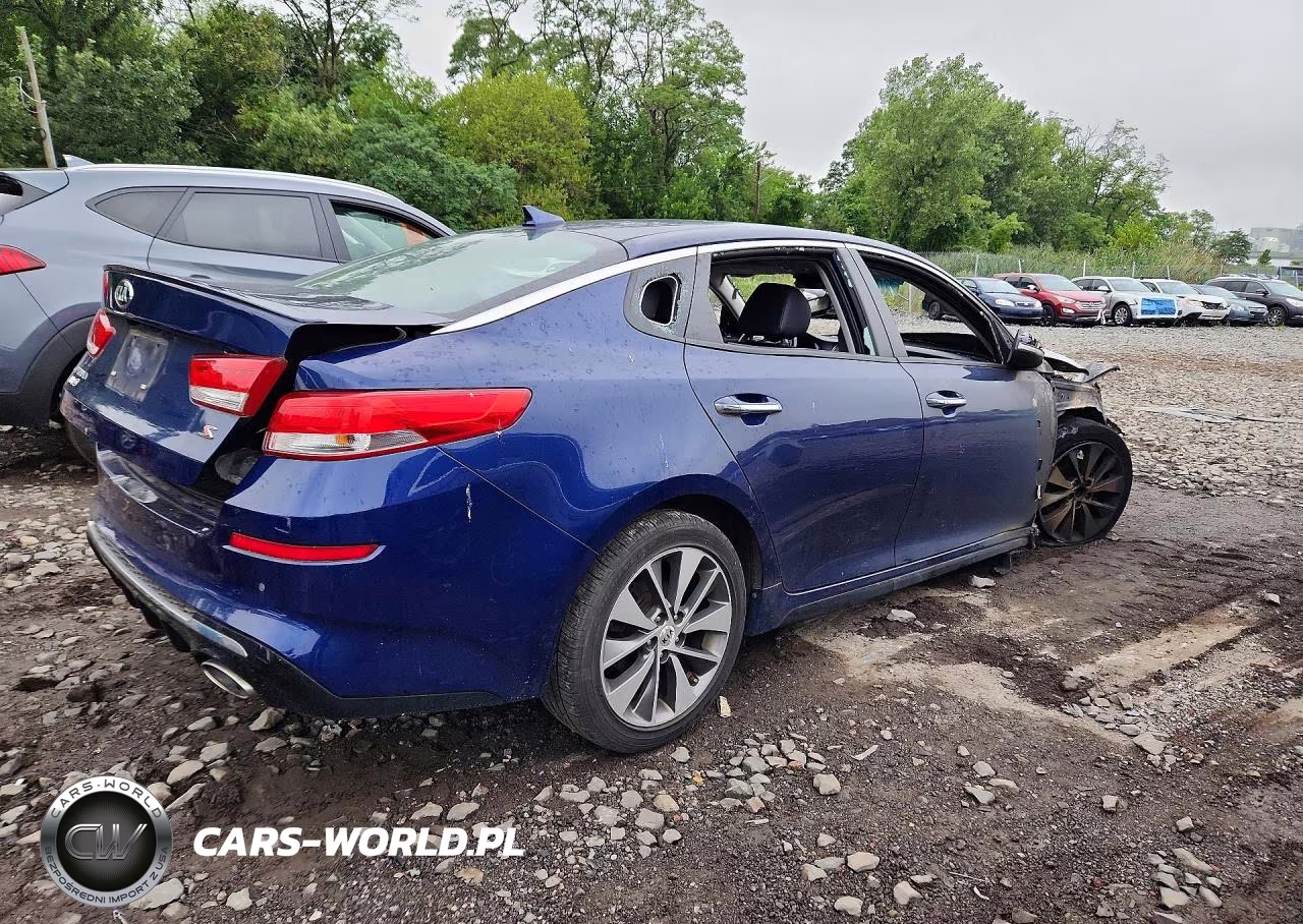 2019 Kia Optima S VIN:5XXGT4L36KG299207 - 3