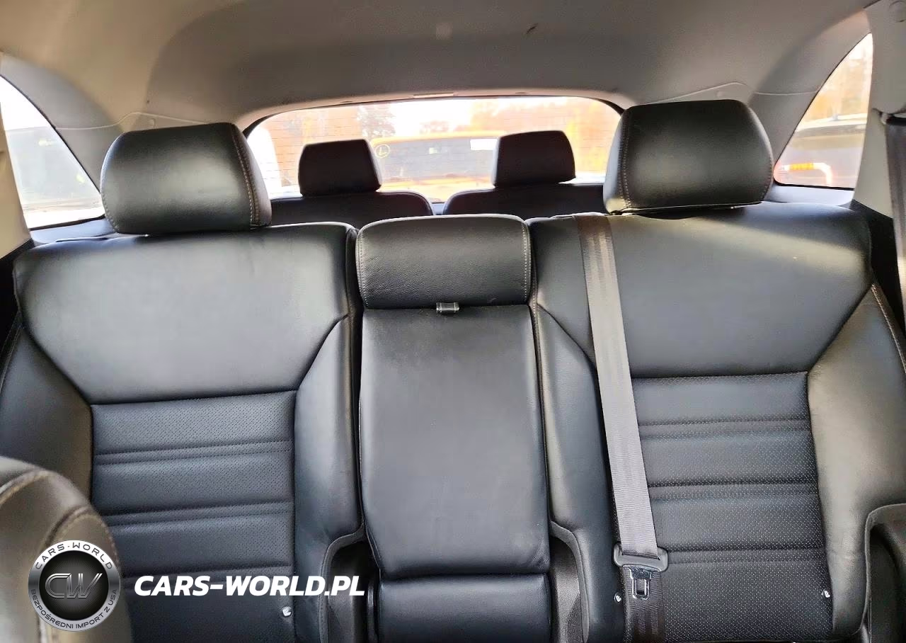 2016 Kia Sorento VIN:5XYPHDA51GG133427 - 10