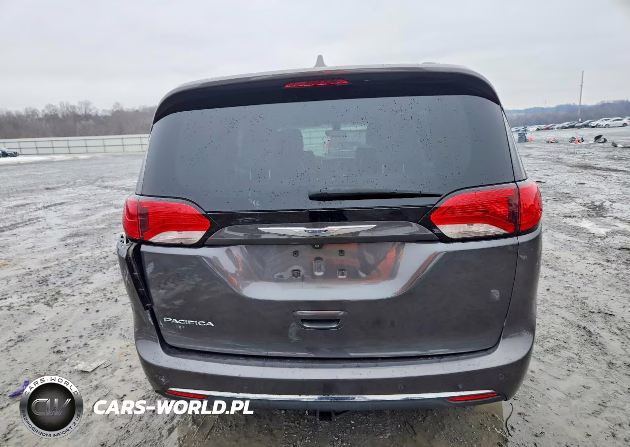 2018 Chrysler Pacifica Touring L VIN:2C4RC1BG1JR114370 - 6