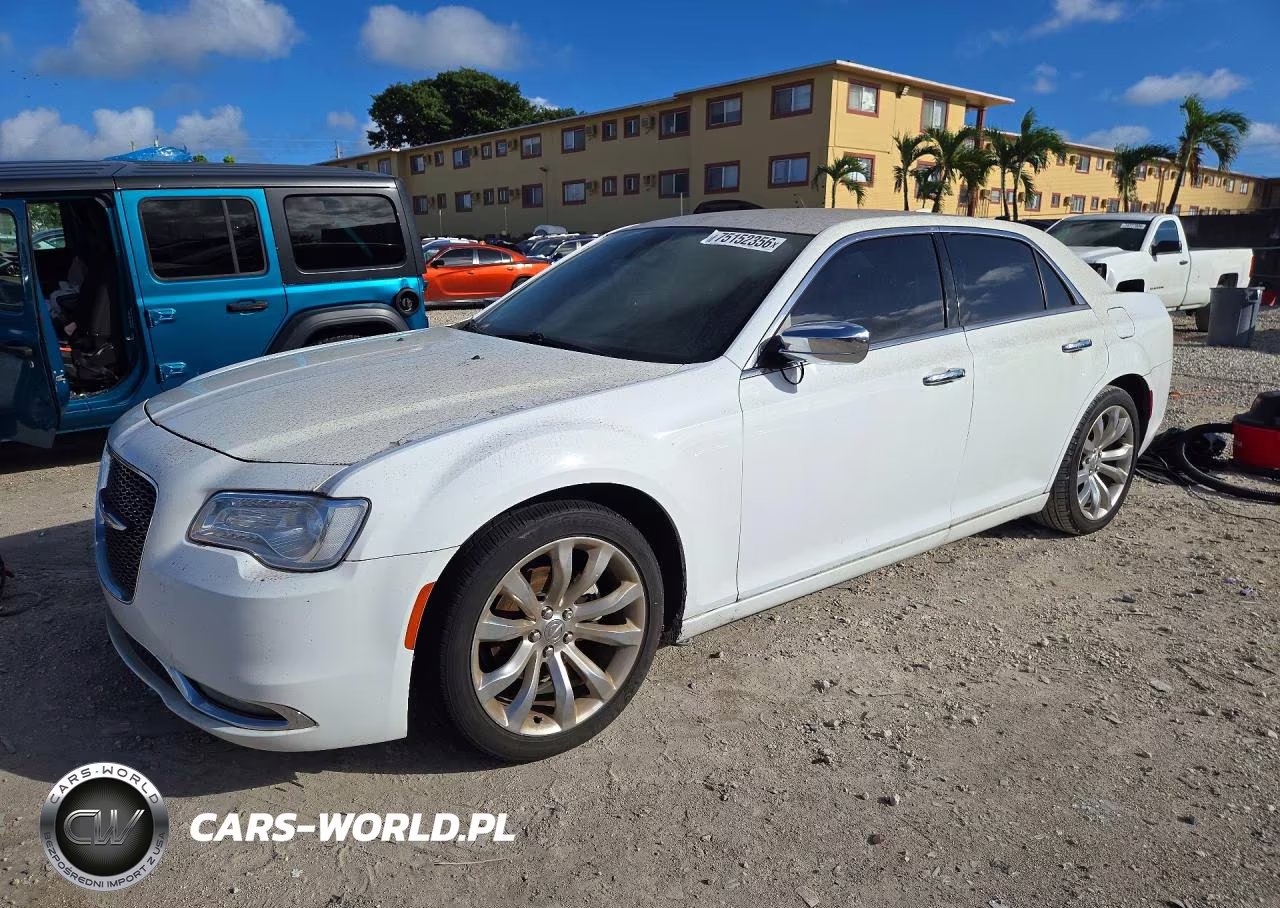 2018 Chrysler 300 Limited VIN:2C3CCAEG8JH137110 - 1