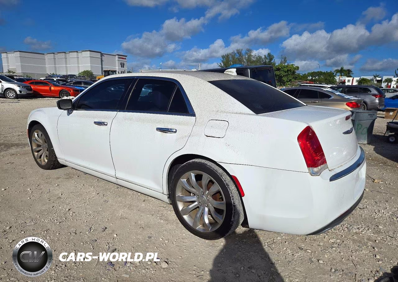 2018 Chrysler 300 Limited VIN:2C3CCAEG8JH137110 - 2