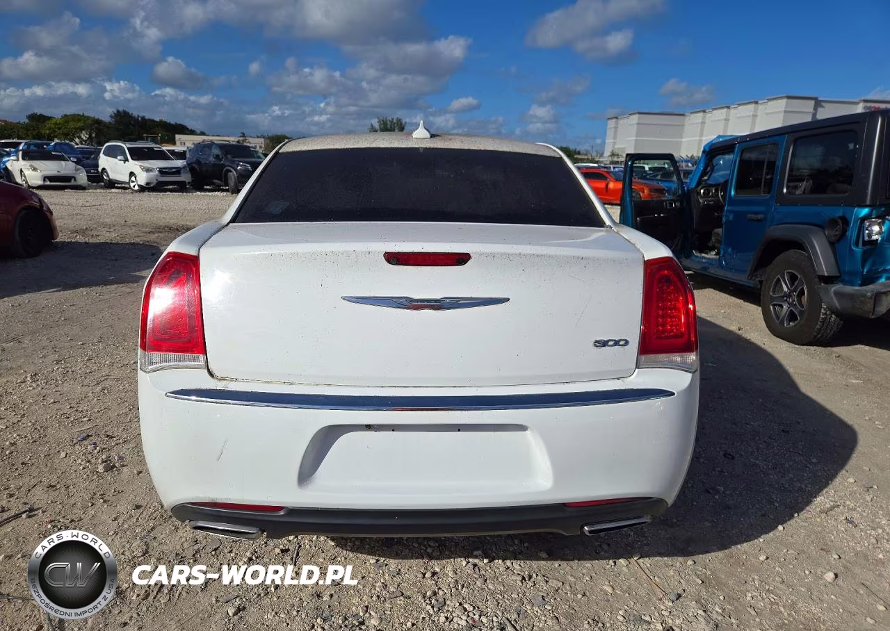 2018 Chrysler 300 Limited VIN:2C3CCAEG8JH137110 - 6