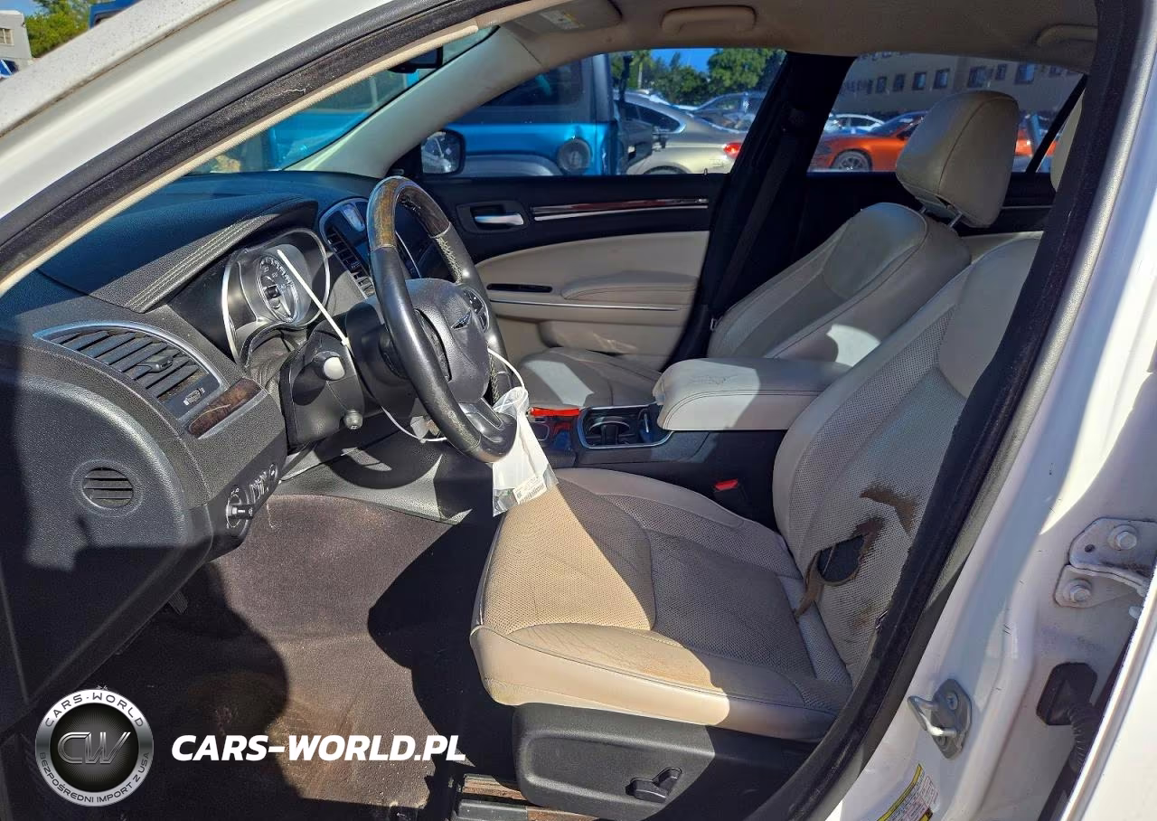 2018 Chrysler 300 Limited VIN:2C3CCAEG8JH137110 - 7