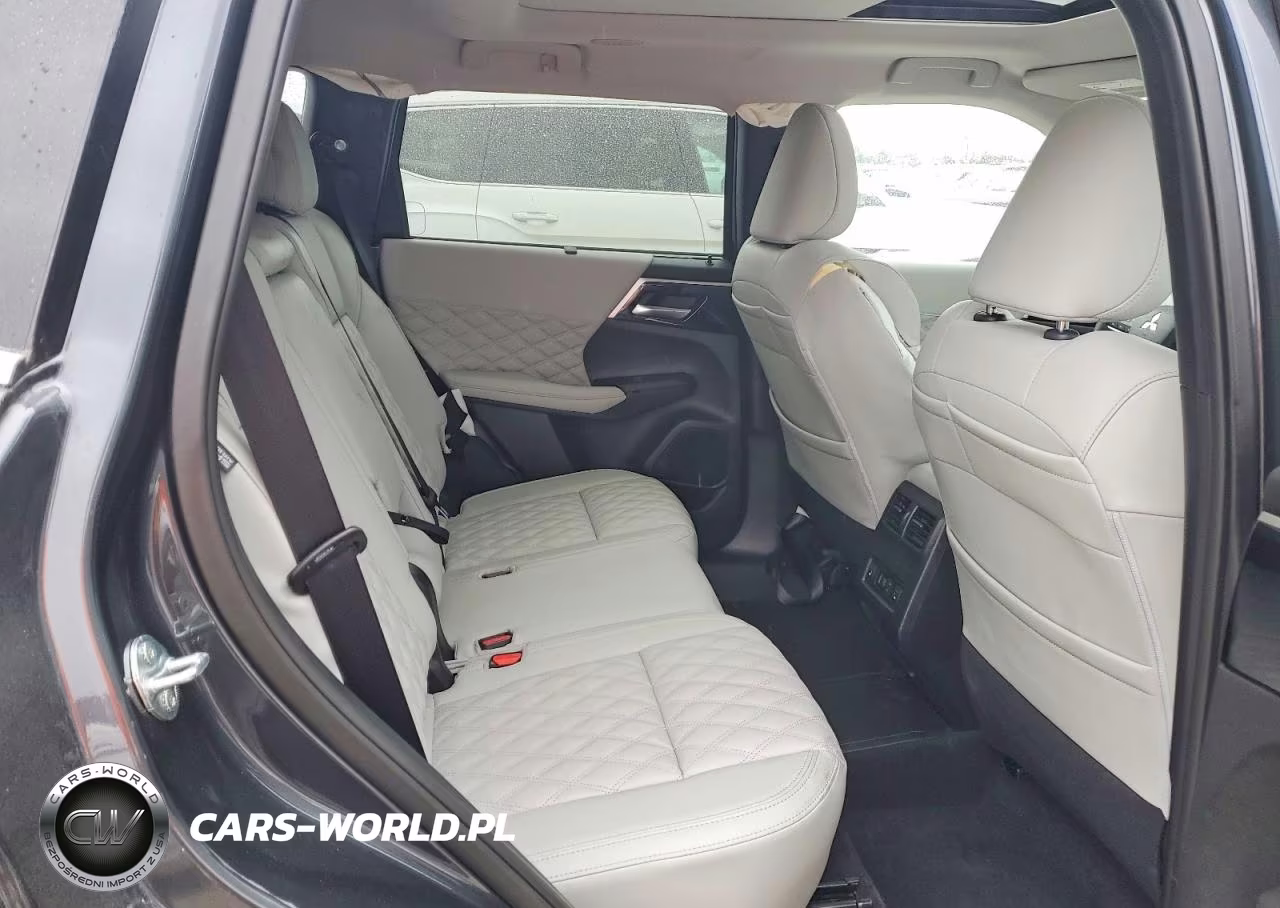 2025 Mitsubishi Outlander Sel VIN:JA4T5WA92SZ011377 - 11